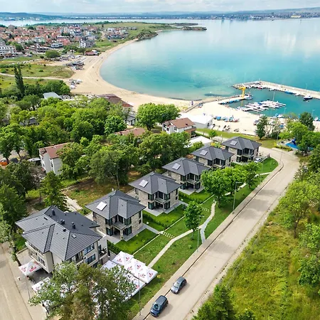 Marina Bay Boutique Луксозна вила *